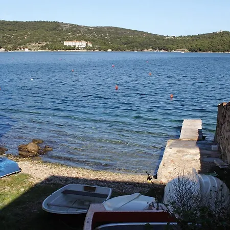 Apartman With Parking Space - 2476 Vis