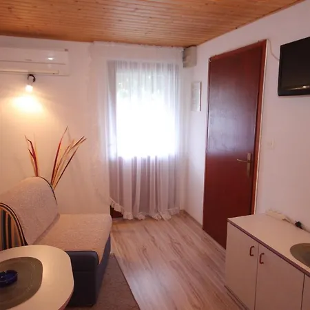 With Parking Space - 2476 Vis