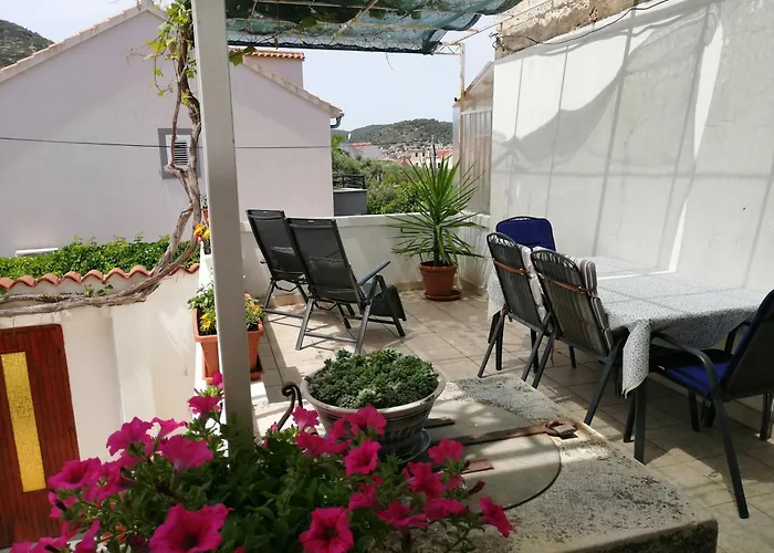 Apartment With Parking Space - 2476 Vis